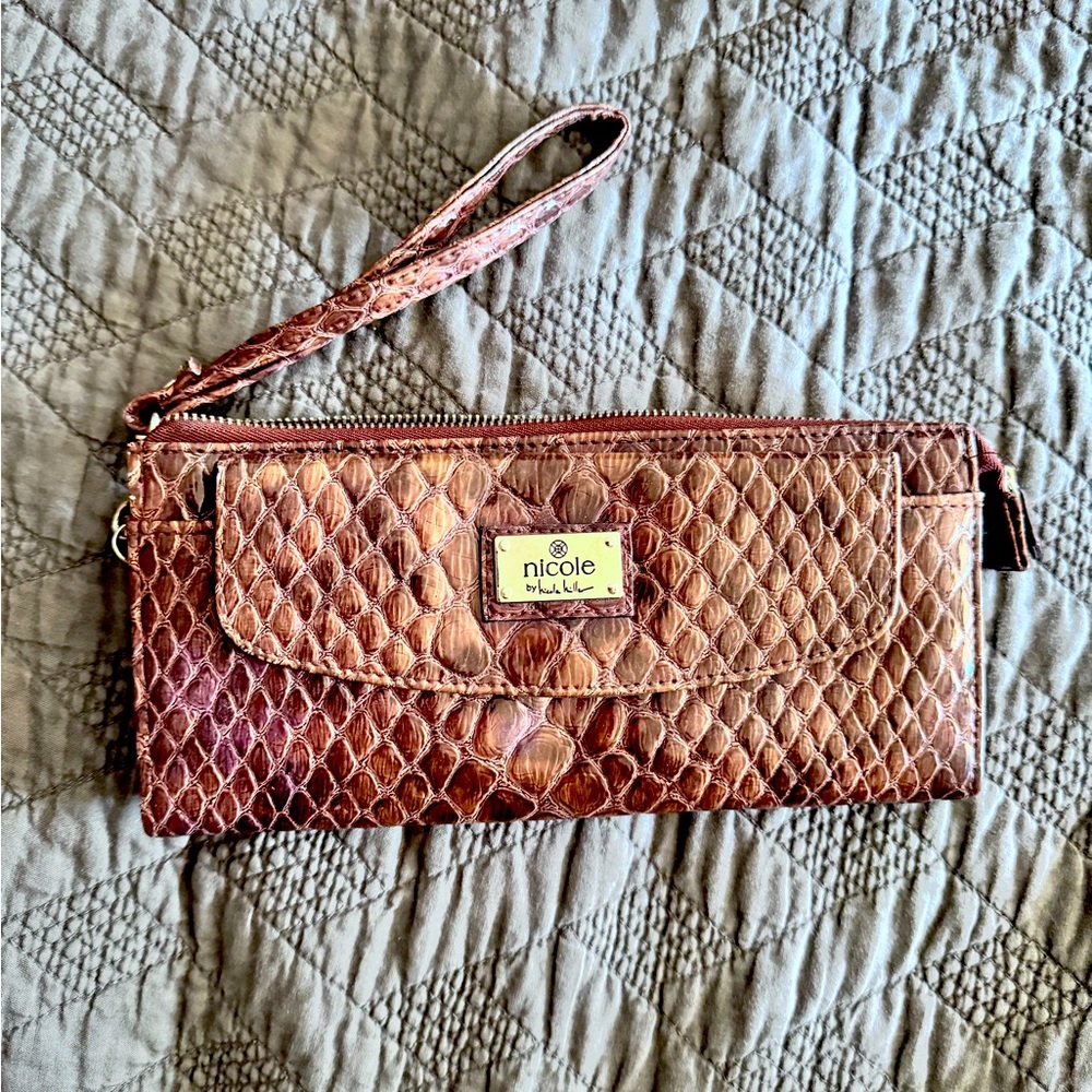 Nicole Miller Crocodile Wristlet. Brown.